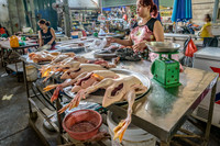Hoà Bình market