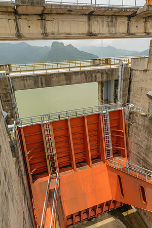 Hòa Bình Dam Gates