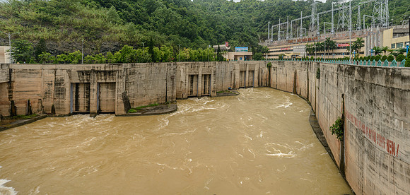 Hòa Bình Hydropower Station tailwater