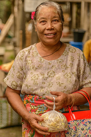 At the market in Mawlaik
