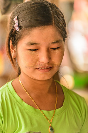 At the market in Mawlaik