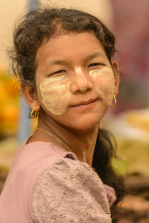 At the market in Mawlaik