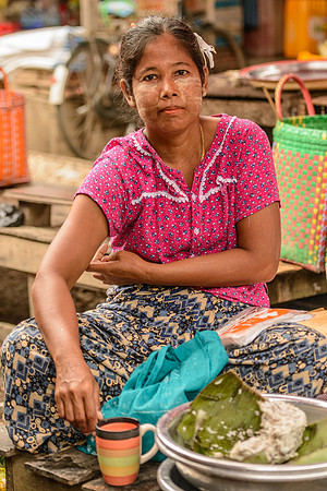 At the market in Mawlaik
