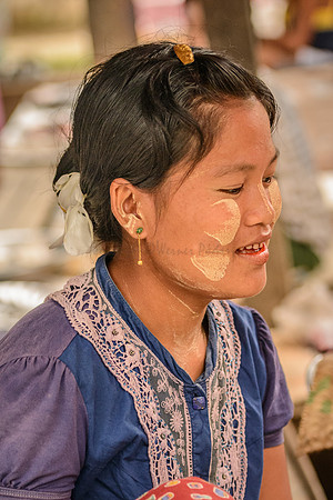 At the market in Mawlaik