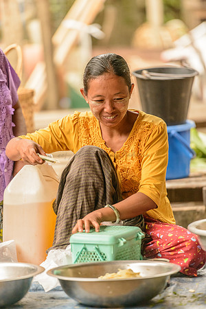 At the market in Mawlaik
