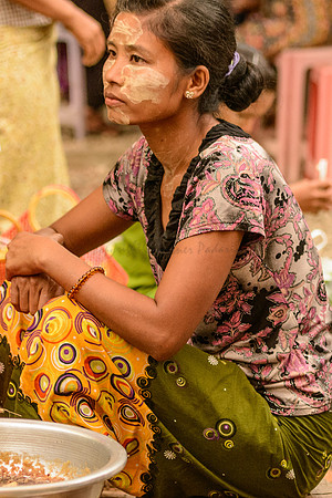 At the market in Mawlaik