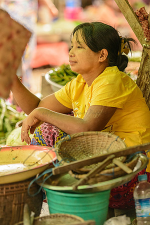 At the market in Mawlaik