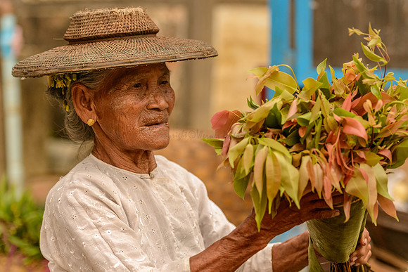 At the market in Mawlaik