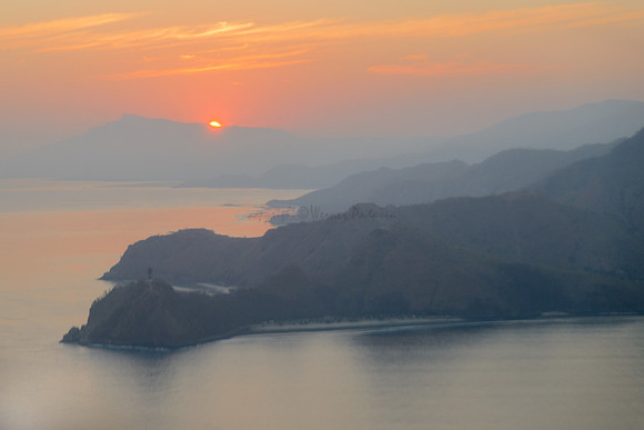 Sunrise over Cristo Rei